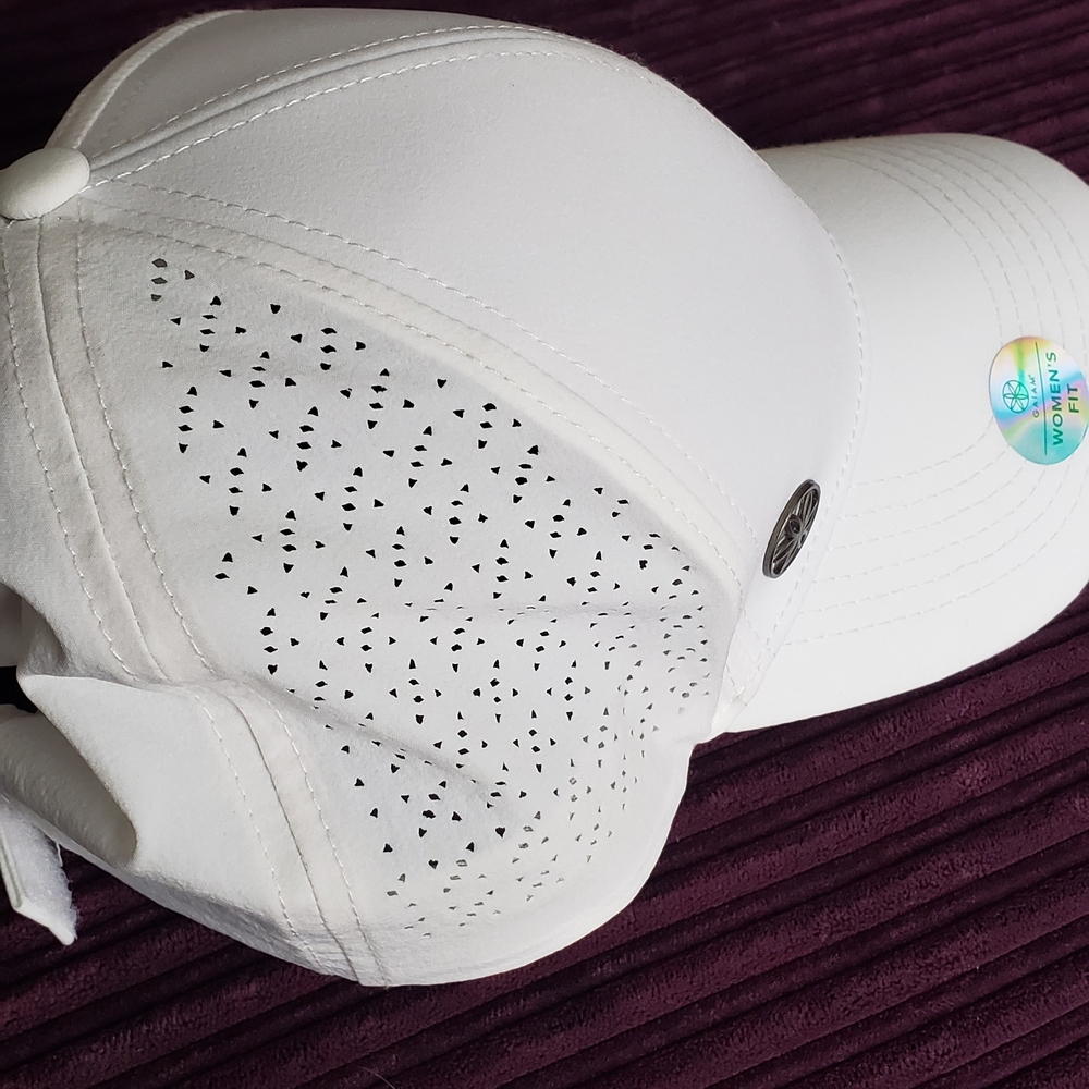 GAIAM White Cruiser Breathable Hat
